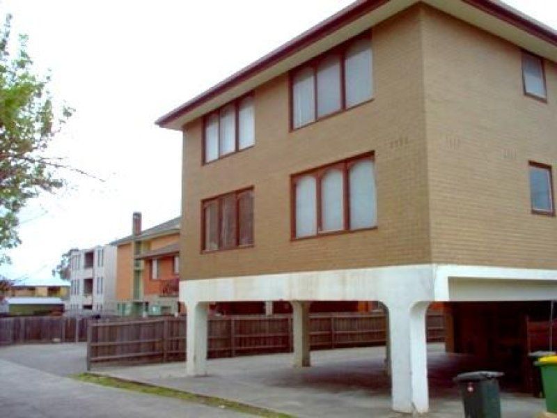 Affordable One Bedroom Unit Un Prize Location With Off-Street Parking