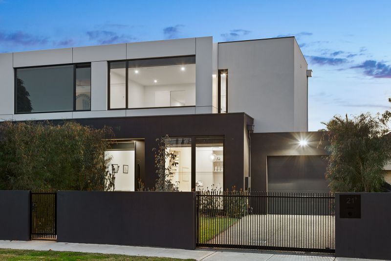 21B Orrong Crescent, Caulfield North - Thumbnail 2