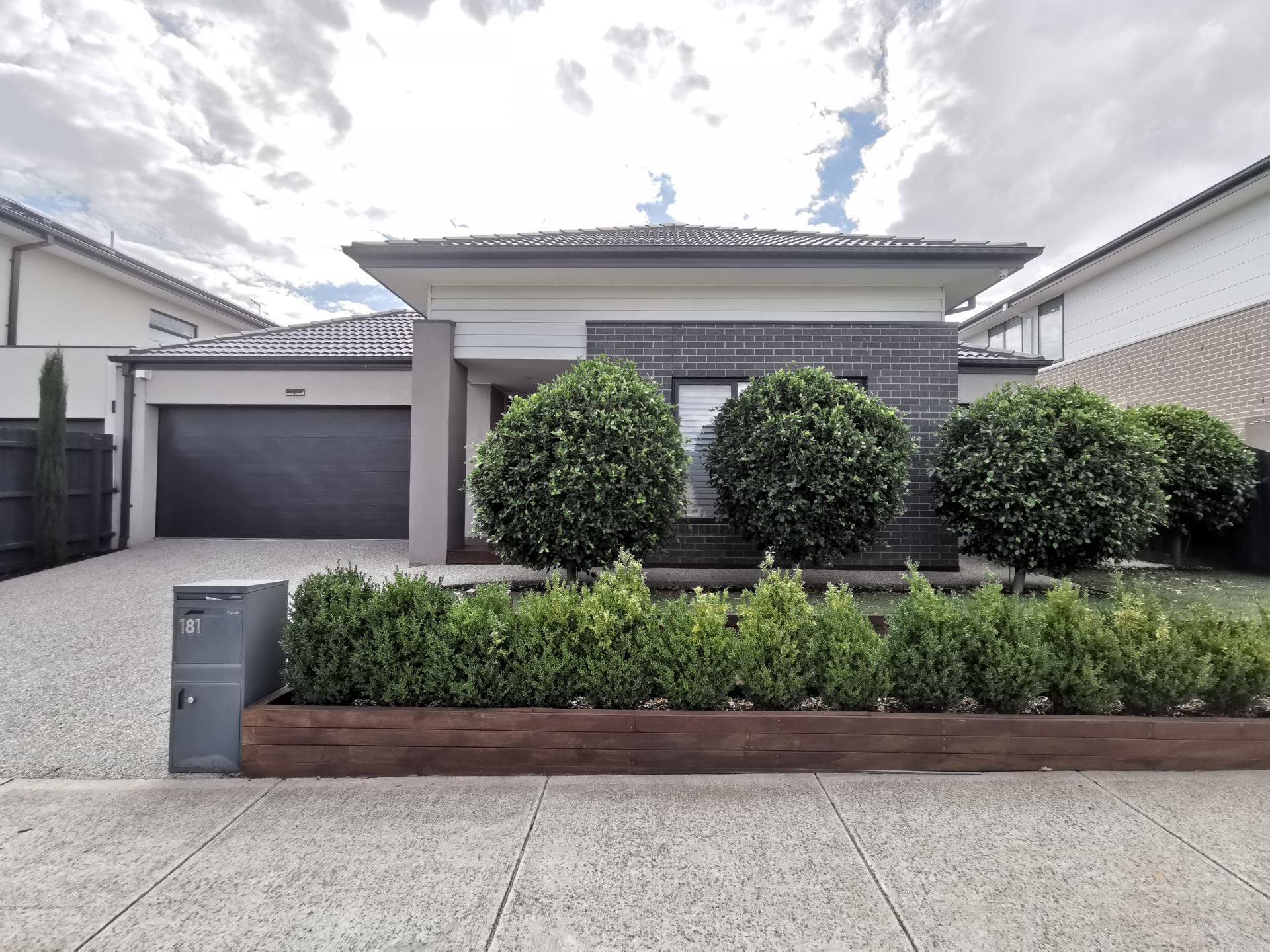 LUXURY LIVING!