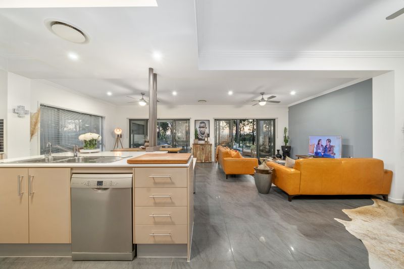 Real Estate For Sale 18 Warburton Street Murrumba Downs , QLD