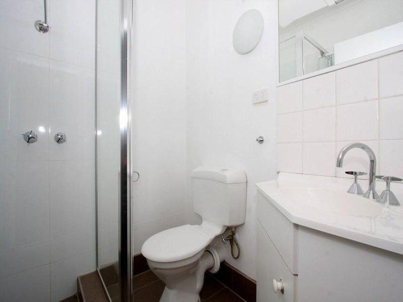 Stunningly Presented & Conveniently Located!