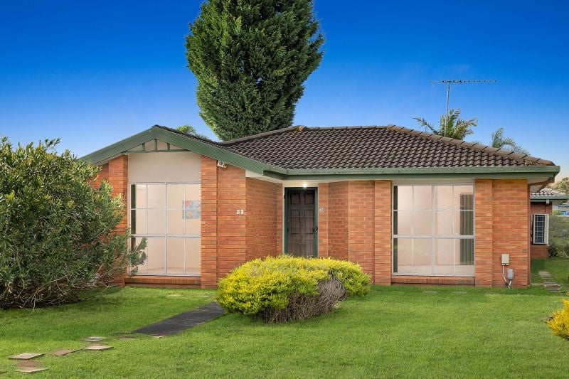 16 Barina Way, Mill Park