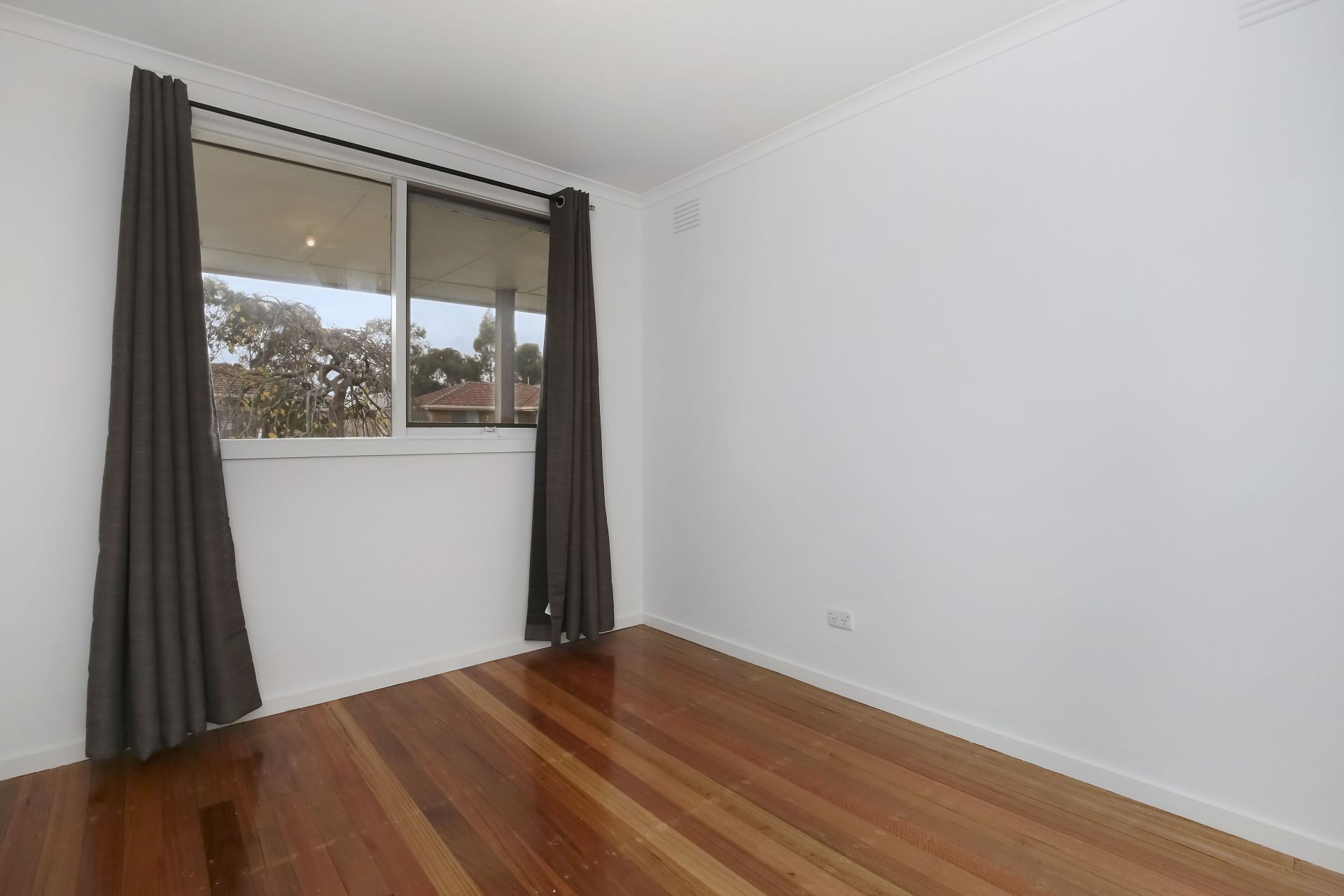 ***PRIME LOCATION & FRESHLY PAINTED ***   *Insp Wed 4th Jul @ 5:00pm*