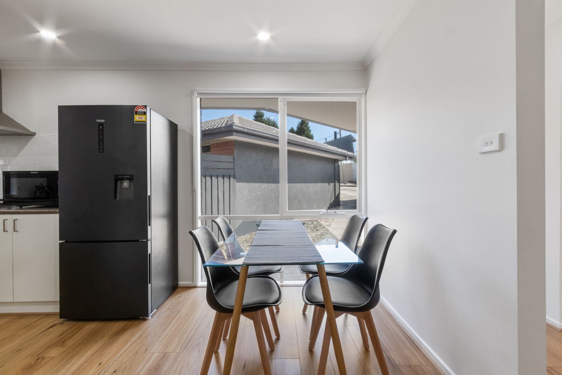 Stunning unit in ideal locale