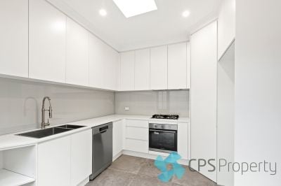 REVIVED VICTORIAN FAMILY TERRACE FEATURING BRAND NEW GOURMET KITCHEN