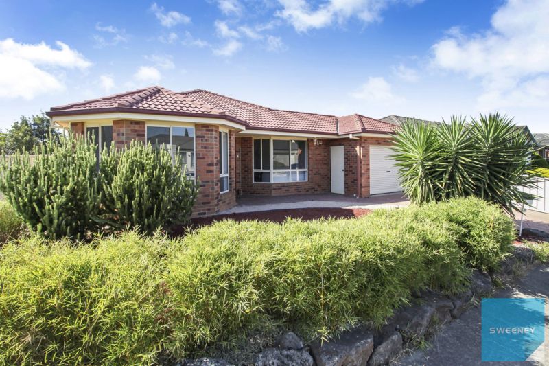 32 Macklin Way, Caroline Springs - Thumbnail 2