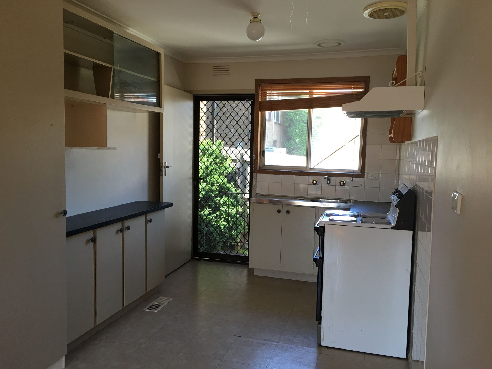 WELL LIT UNIT WITH CITY VIEWS!