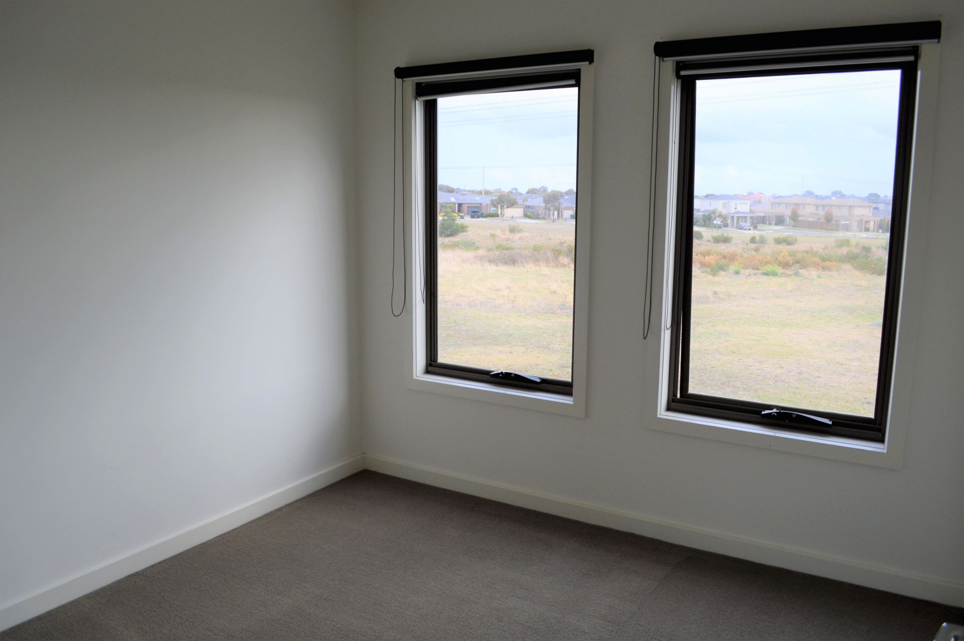 TOWNHOUSE TEMPTATION IN PEACEFUL LOCATION