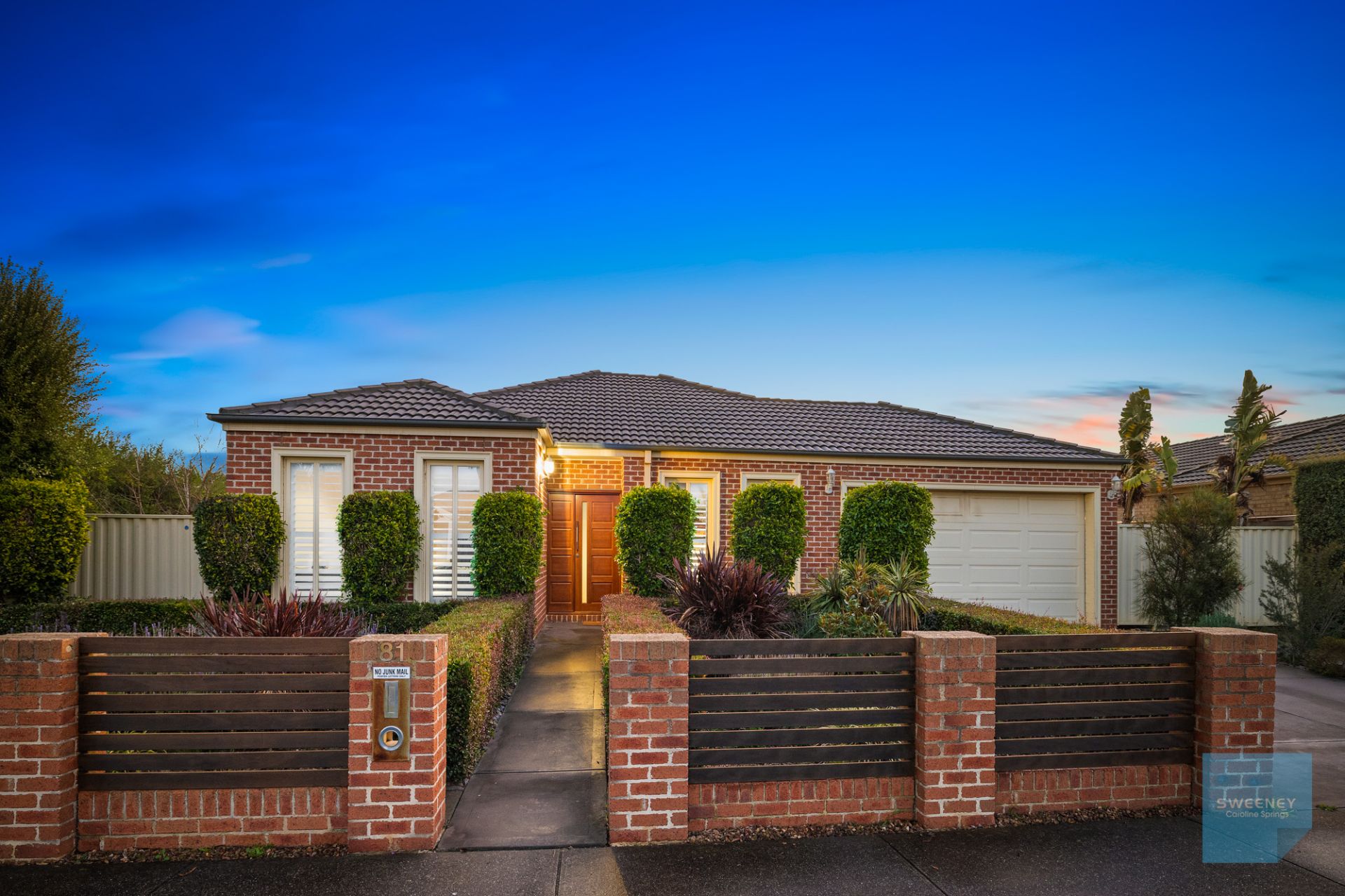 81 The Parkway, Caroline Springs - Thumbnail 3