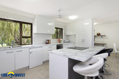 CALLING ALL FIRST HOME BUYERS.. $10K PRICE REDUCTION. VENDORS INSTRUCTIONS- MUST BE SOLD!!