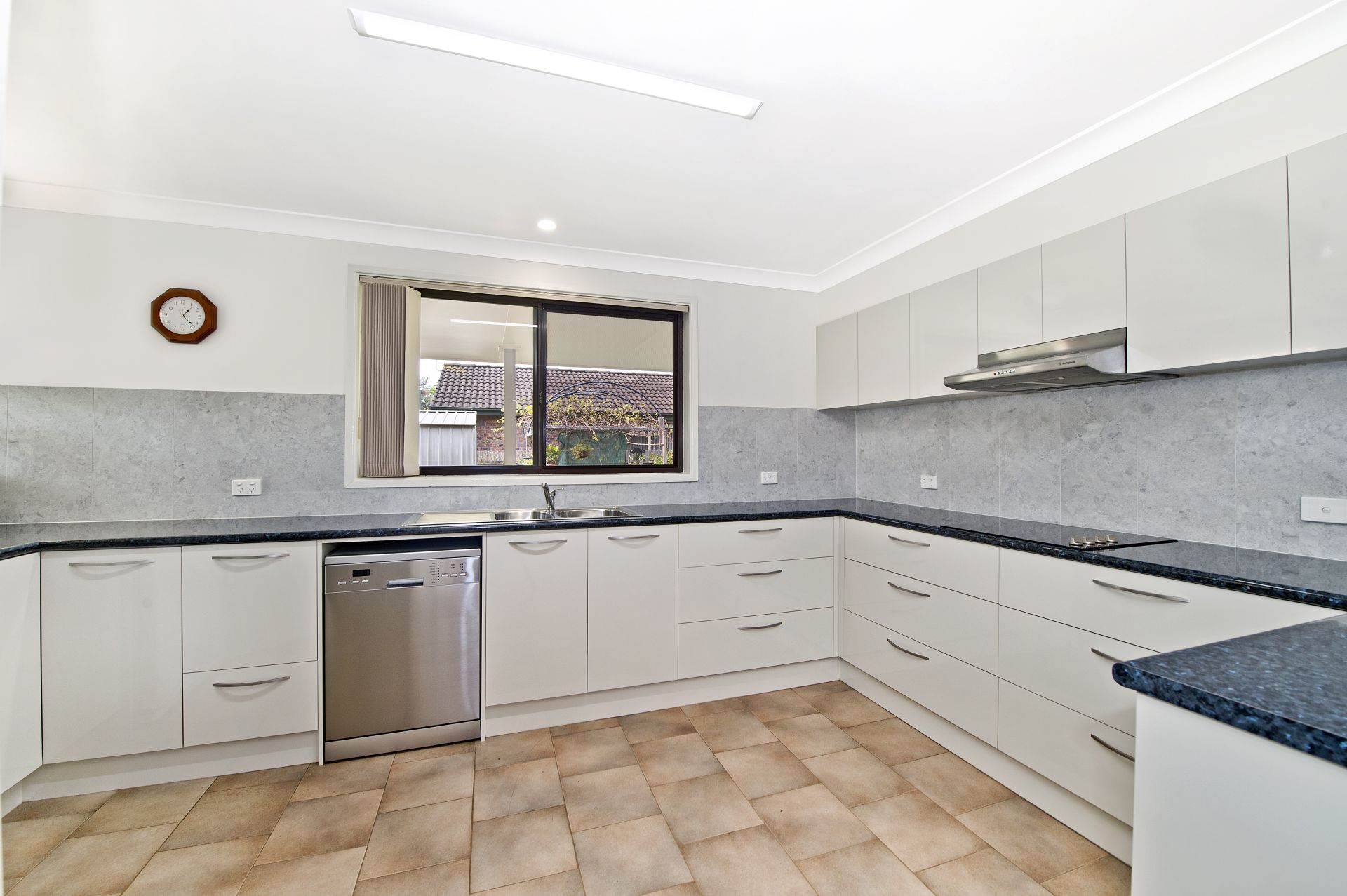 18 Newmarket Grove Port Macquarie NSW, Port Macquarie - Thumbnail 3