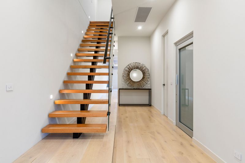 21B Orrong Crescent, Caulfield North - Thumbnail 3