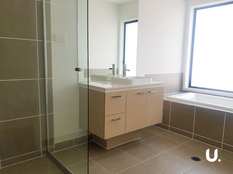 Chisholm 127 Billabong Parade