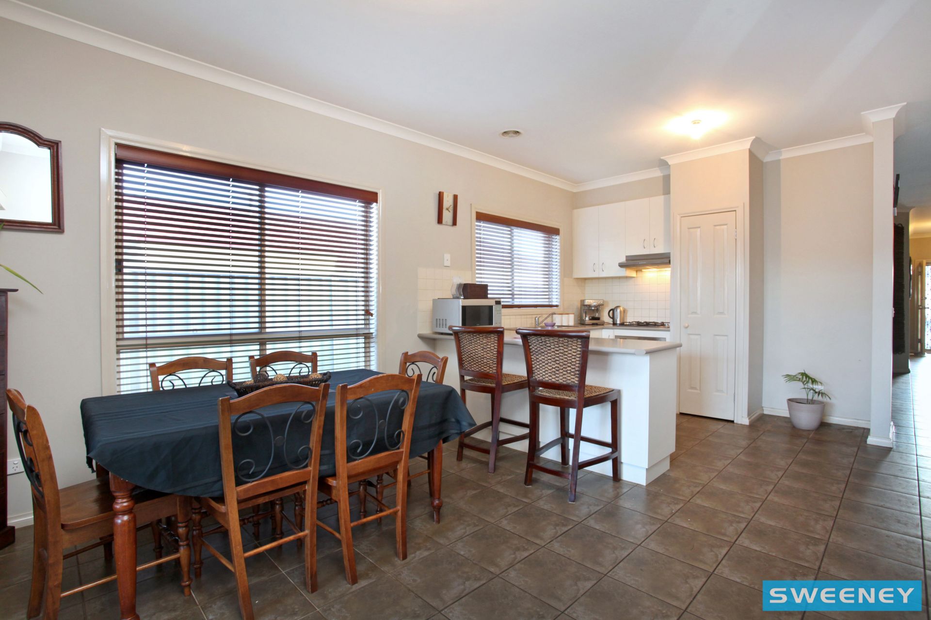 28 Barringo Way, Caroline Springs - Thumbnail 4