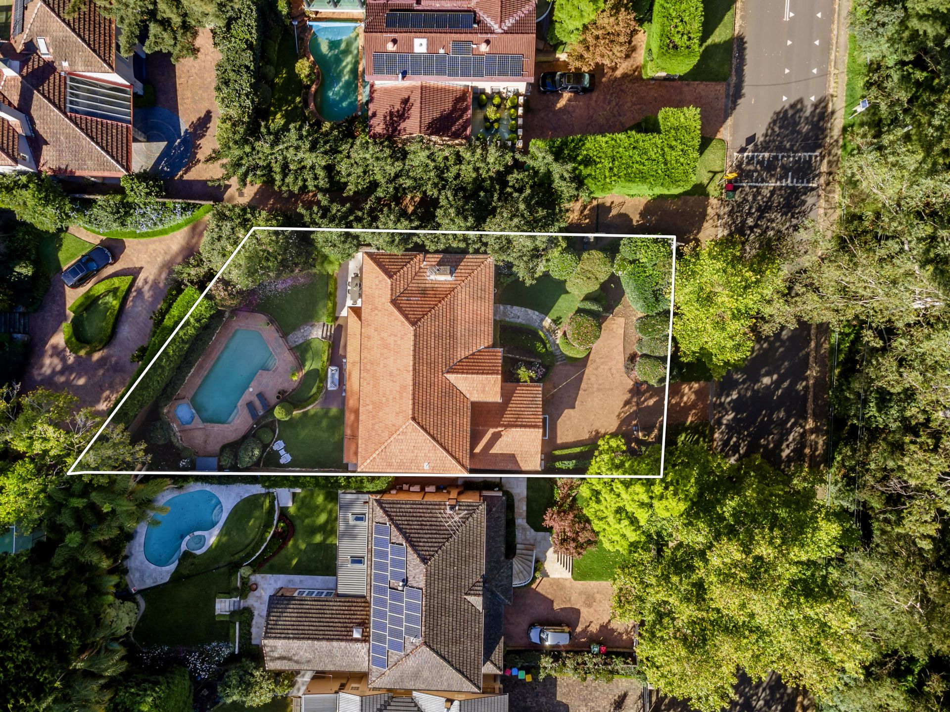 82 Burns Road, WAHROONGA McConnell Bourn Pty Ltd