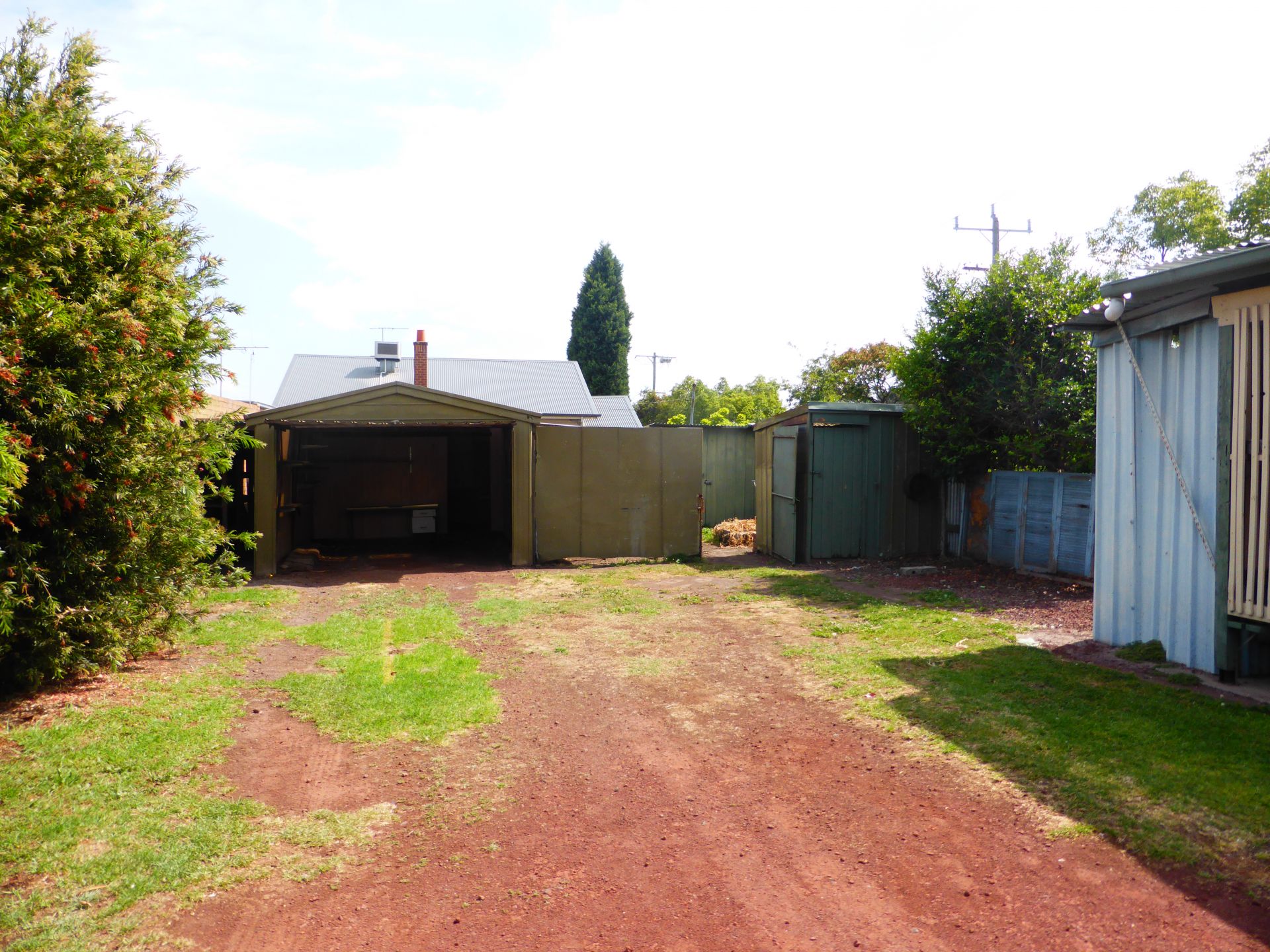 Perfectly hidden, Perfectly Cosy

*6 Month Lease with possible Extension*
