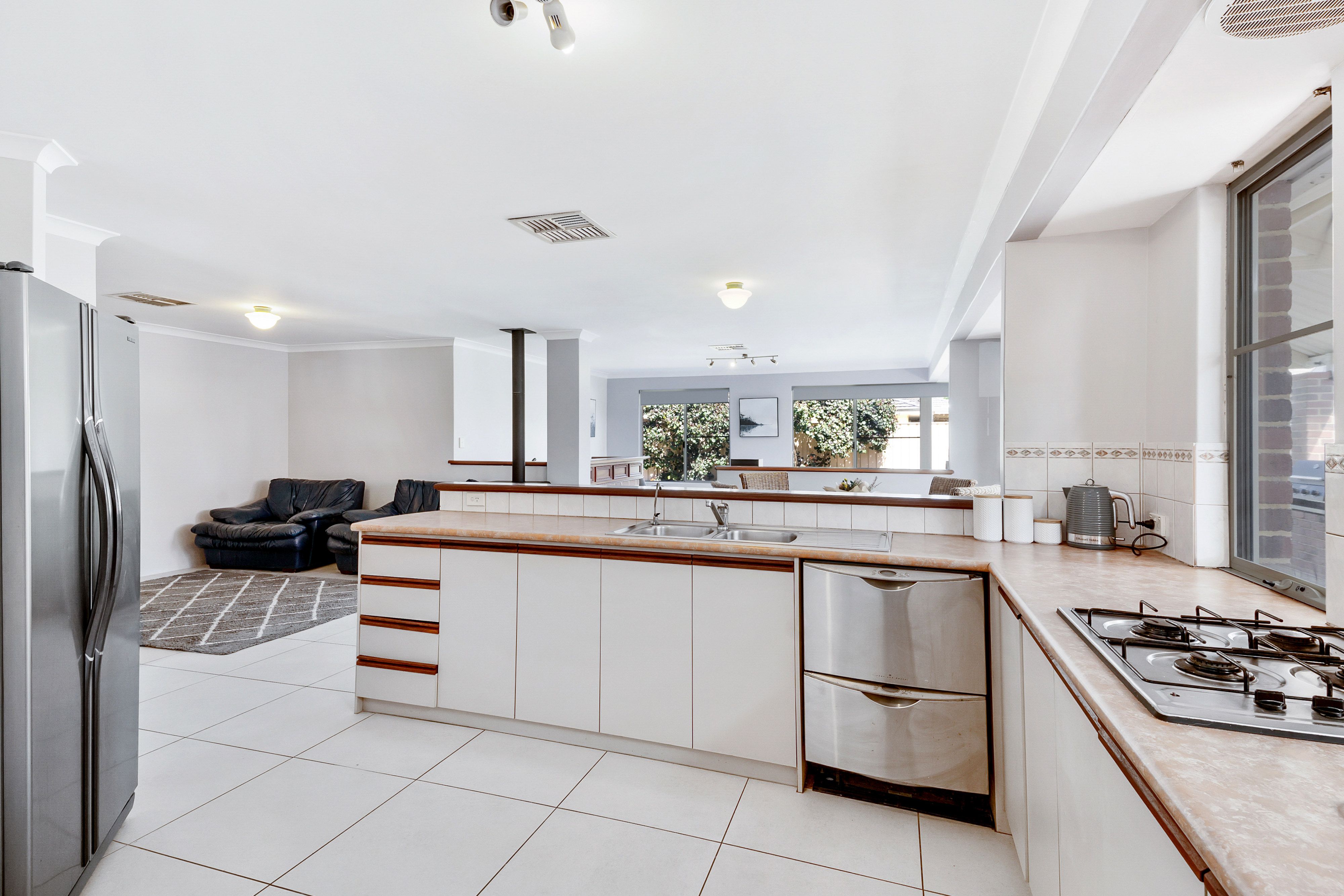 Real Estate For Sale 119 Dumbarton Road Canning Vale , WA