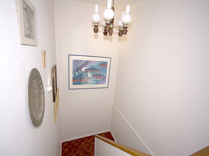 14 Martens Crescent, Weston - Thumbnail 4