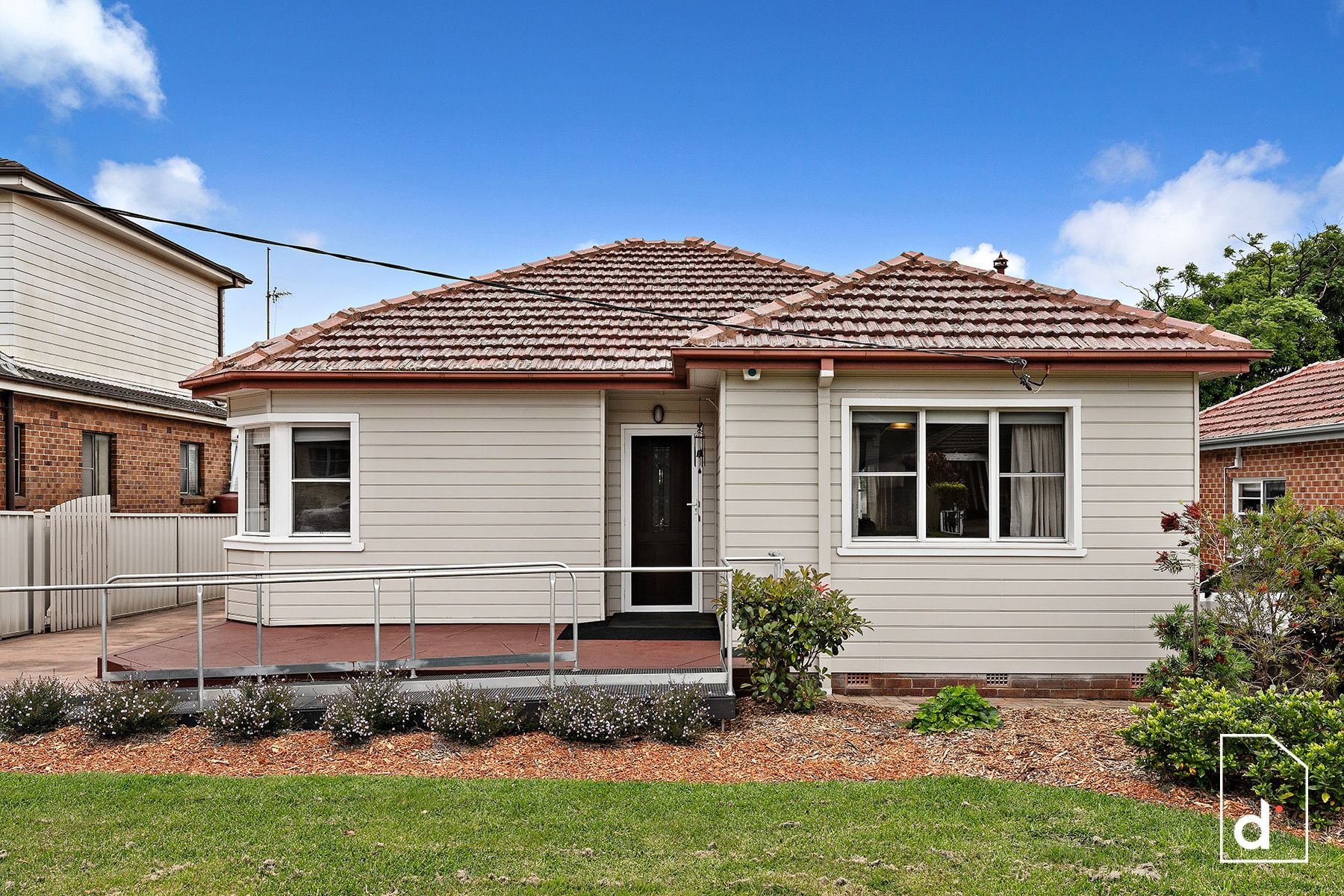 Sold property 950000 for 15 Gowan Brae Avenue Mount Ousley , NSW 2519