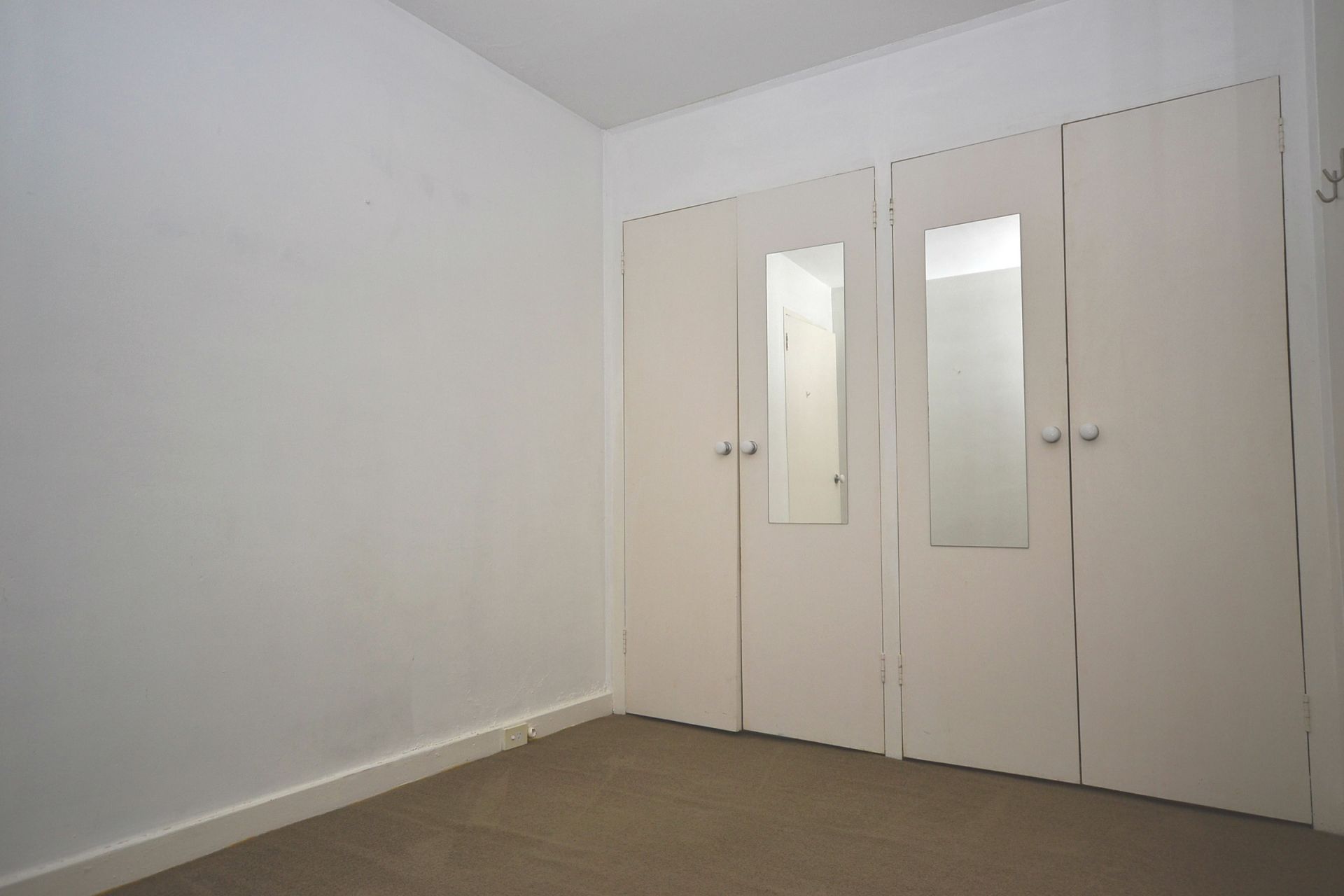 CUTE, COSY AND CONVENIENTLY LOCATED