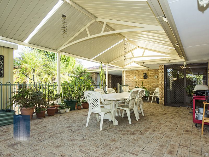 Real Estate For Sale 6 Carnac Close Riverton , WA