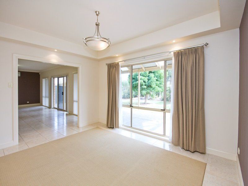 9 Railway Crescent Evanston 5116