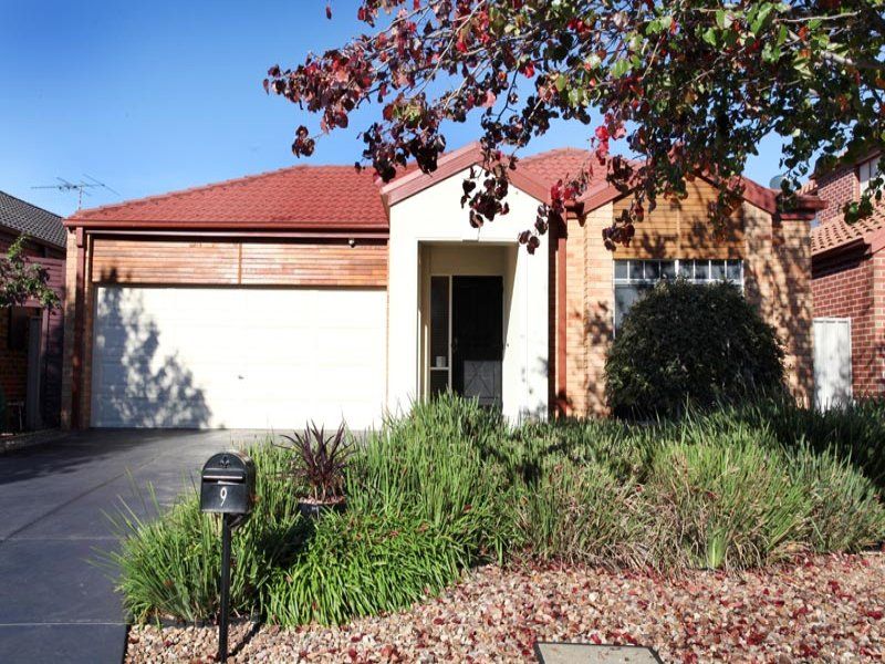 9 Earlswood Close, Caroline Springs - Thumbnail 2