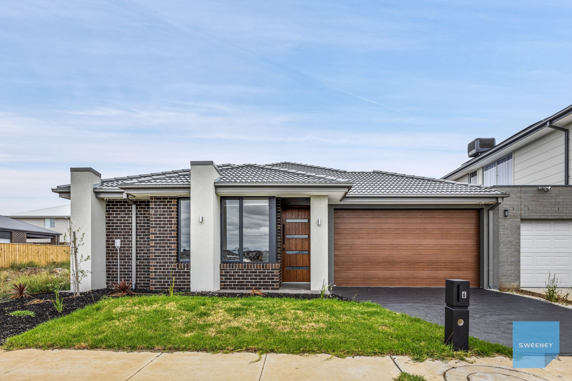 6 Cart Road, Fraser Rise - Thumbnail 2