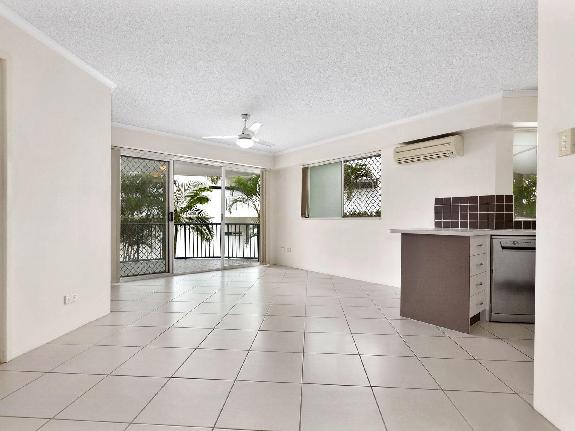 2/11 Foote Street Mooloolaba QLD, Mooloolaba - Thumbnail 3