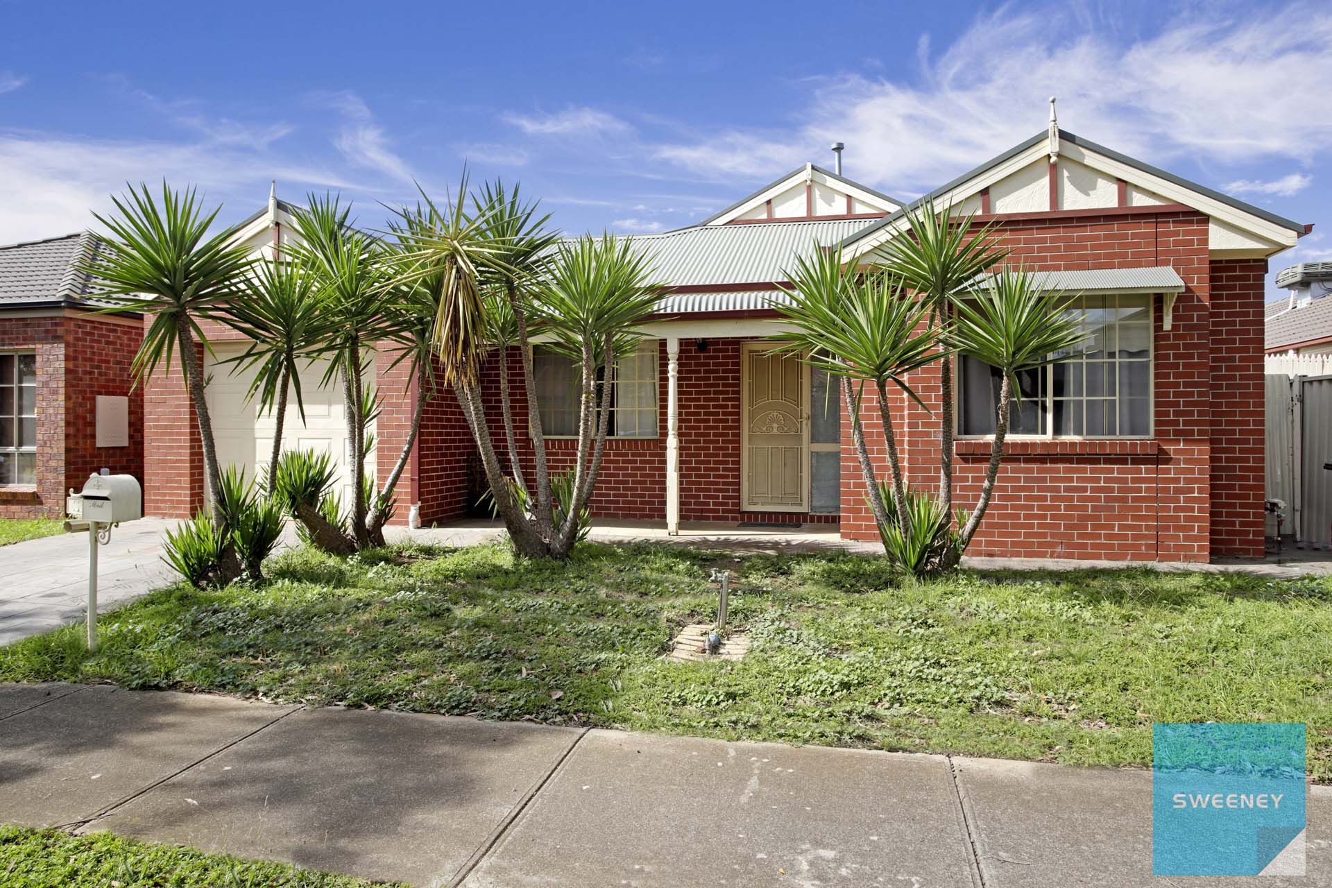 52 Naracoorte Drive, Caroline Springs - Thumbnail 2