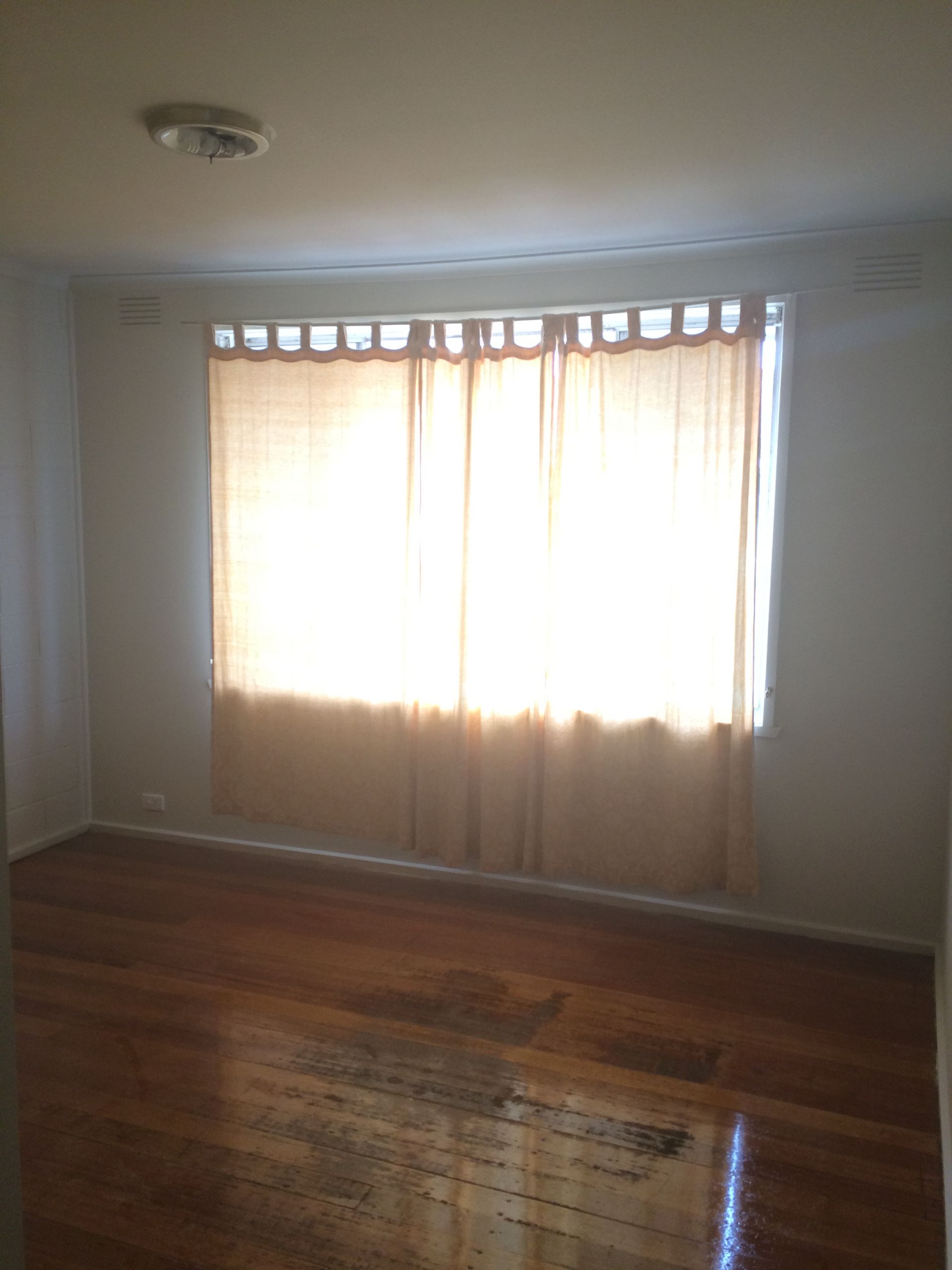 Affordable 2 Bedroom Unit with Courtyard