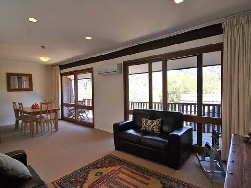 99 Wybalena Grove, Cook - Thumbnail 4