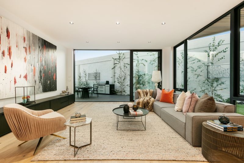 1/7 Orrong Crescent, Caulfield North