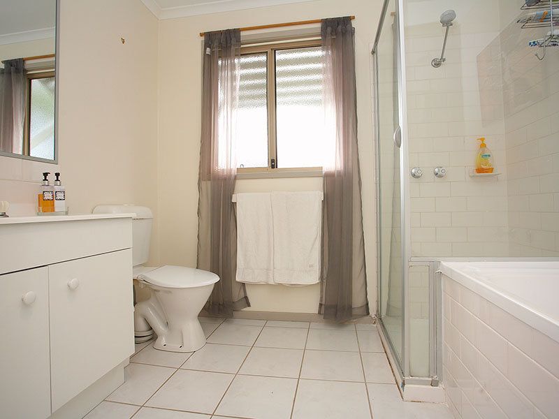 1 Kim Court, Seabrook - Thumbnail 7