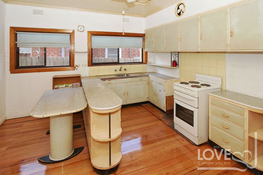 LARGE HOME IN A GREAT LOCATION
