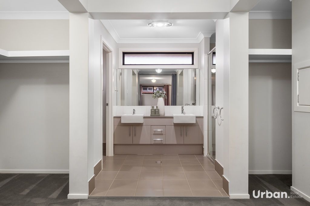 Colebee 10 Sarazen Place