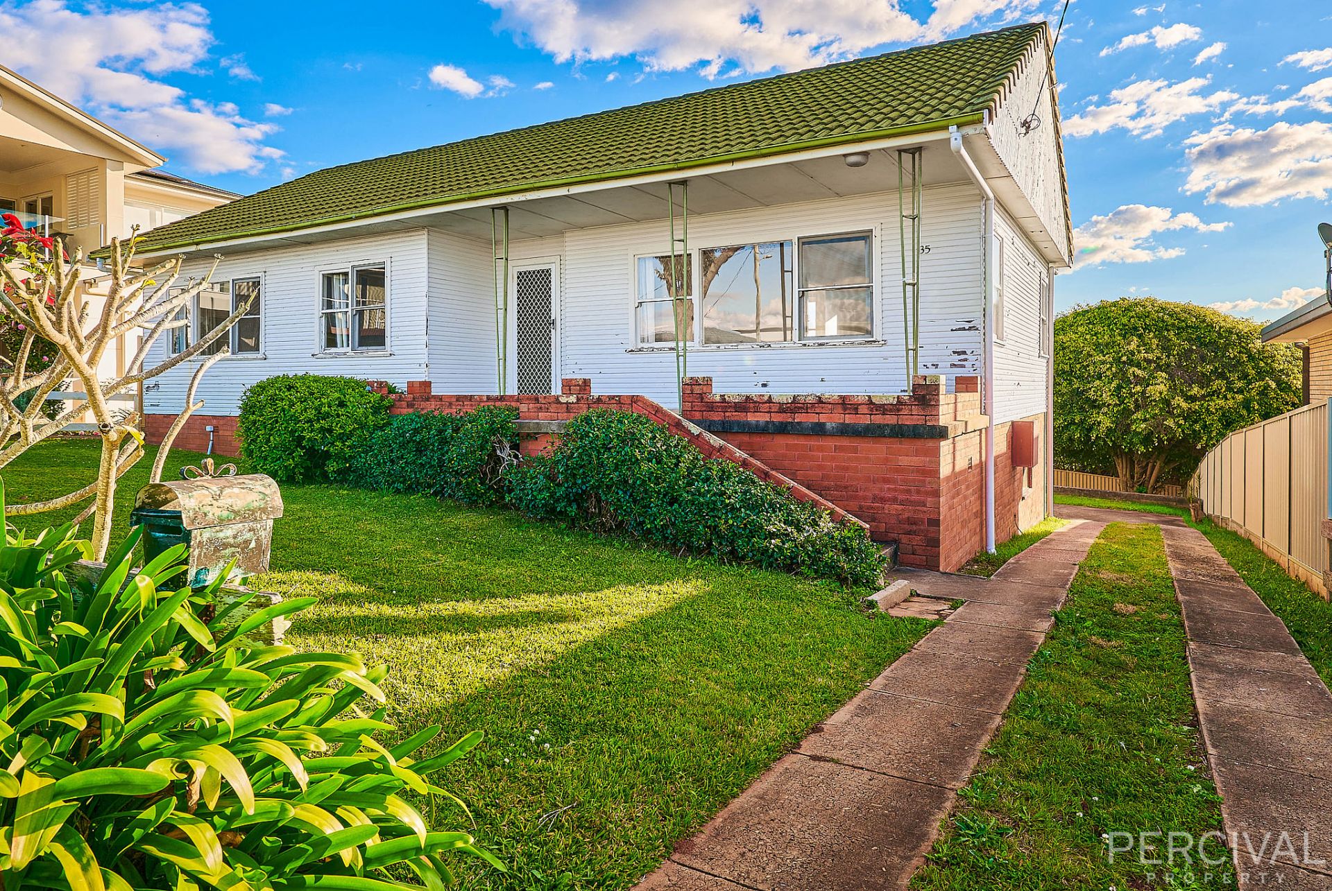 35 Grandview Parade Port Macquarie NSW, Port Macquarie - Thumbnail 2