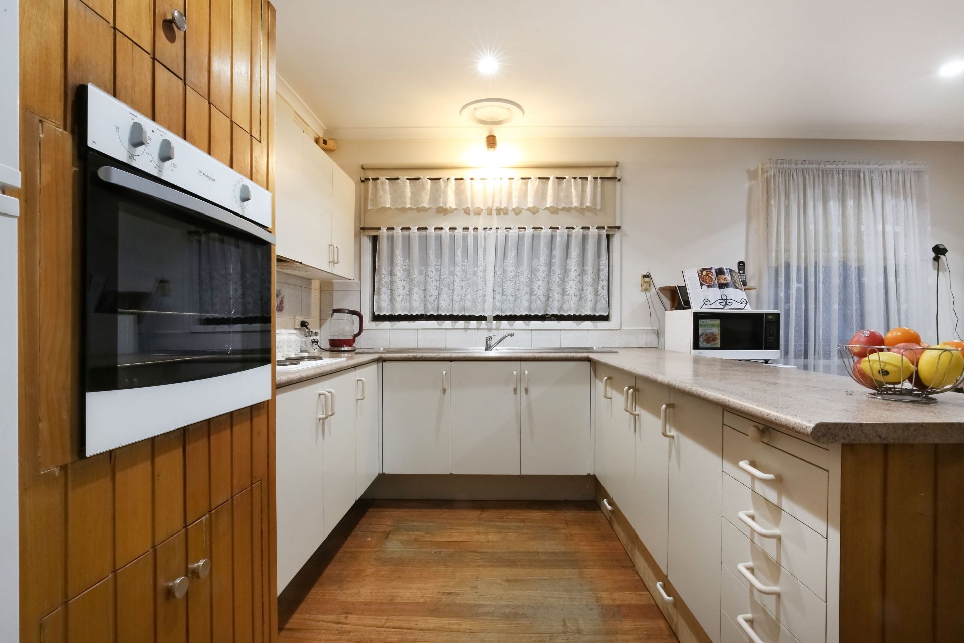 Perfectly Presented, Outstanding Location