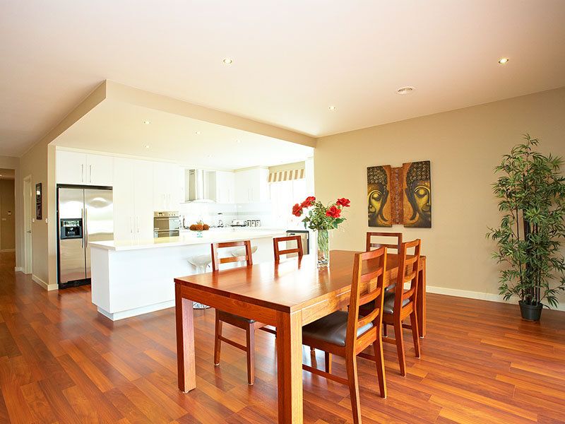 8 Cooks Way, Taylors Hill - Thumbnail 3
