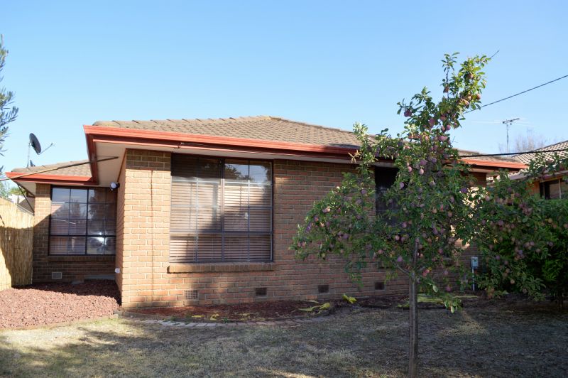 7 Steeple Court, Epping