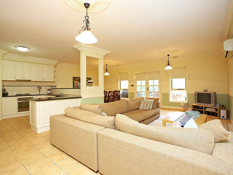 47 The Parkway, Caroline Springs - Thumbnail 7