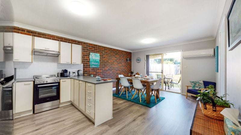 Torrens Title duplex with no strata fees