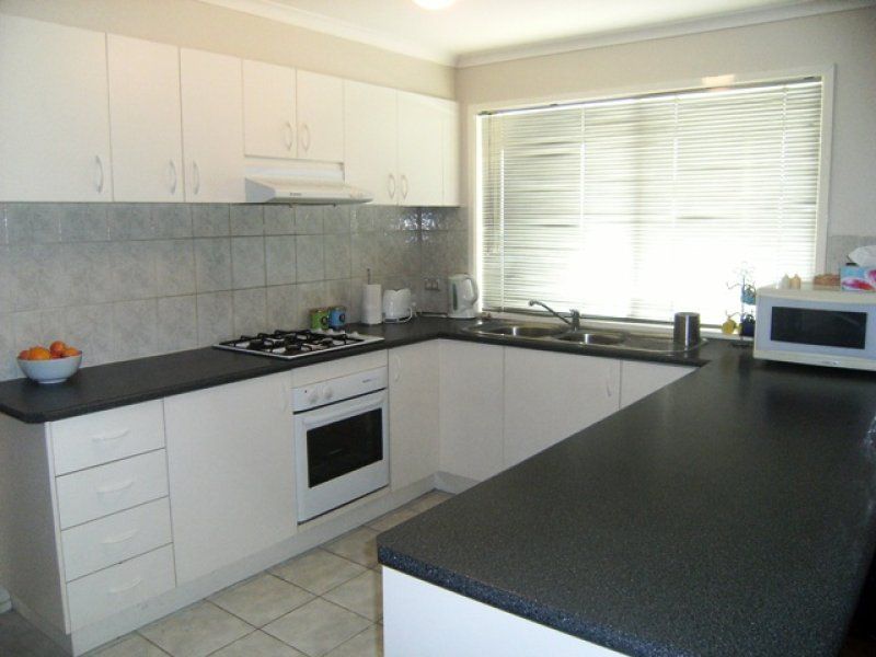 13 Roycroft Avenue, Burnside - Thumbnail 3