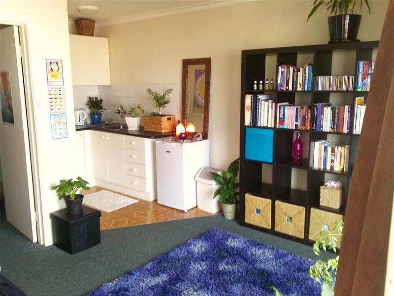 Minutes from Croxton Station & High Street!