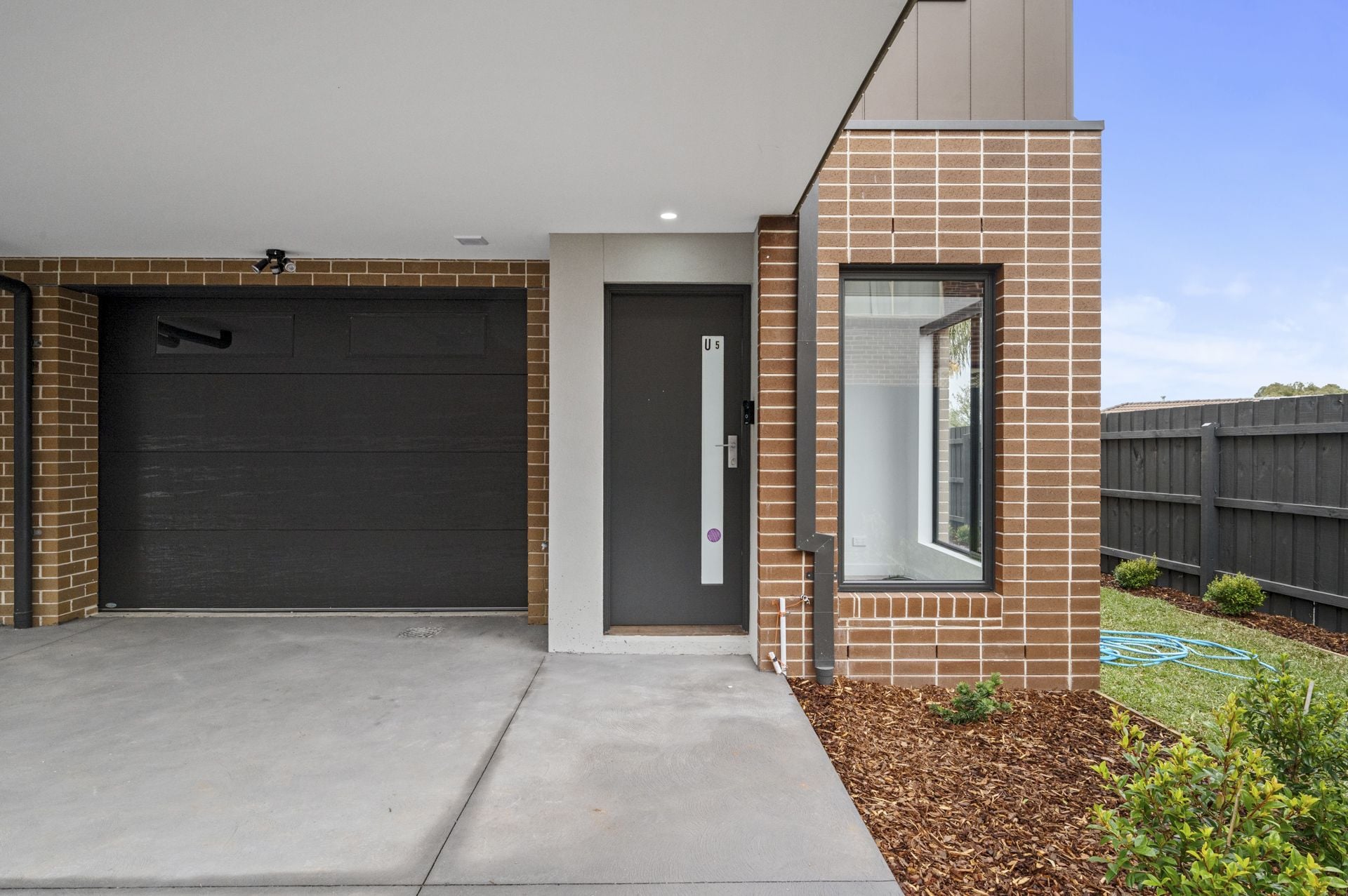 BRAND NEW 2 BEDROOM TOWNHOUSE