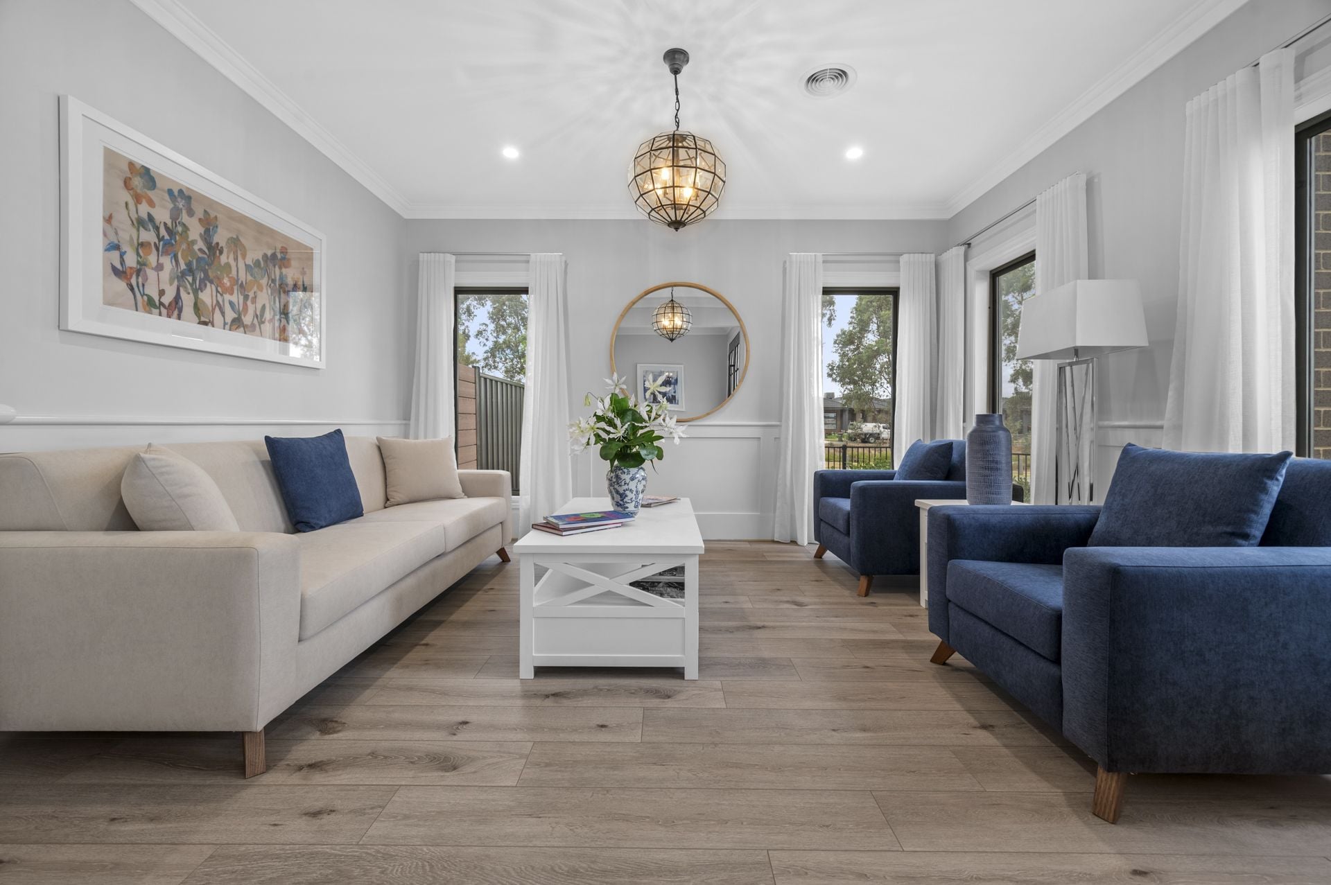 FULLY FURNISHED EX DISPLAY FAMILY HOME