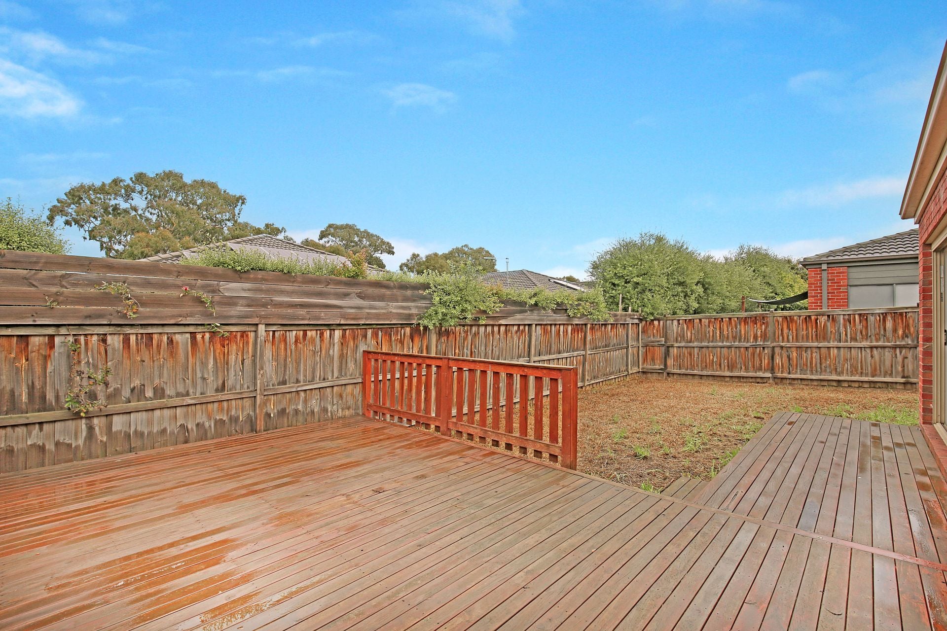 **Property available 03/06/2022**   Wonderful spacious family home