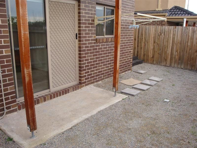 'As New' Townhouse!