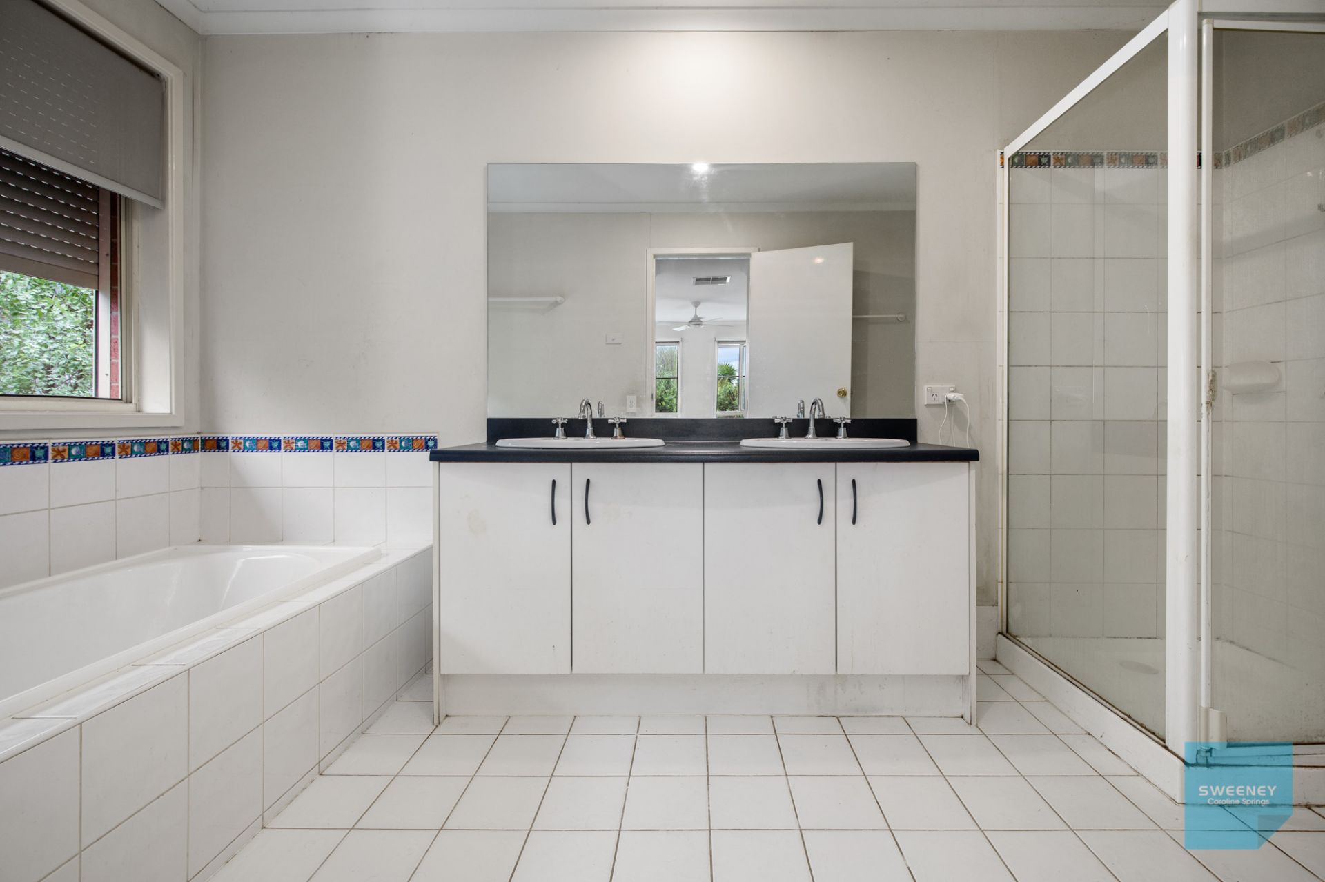 19 Claretown Avenue, Caroline Springs - Thumbnail 8