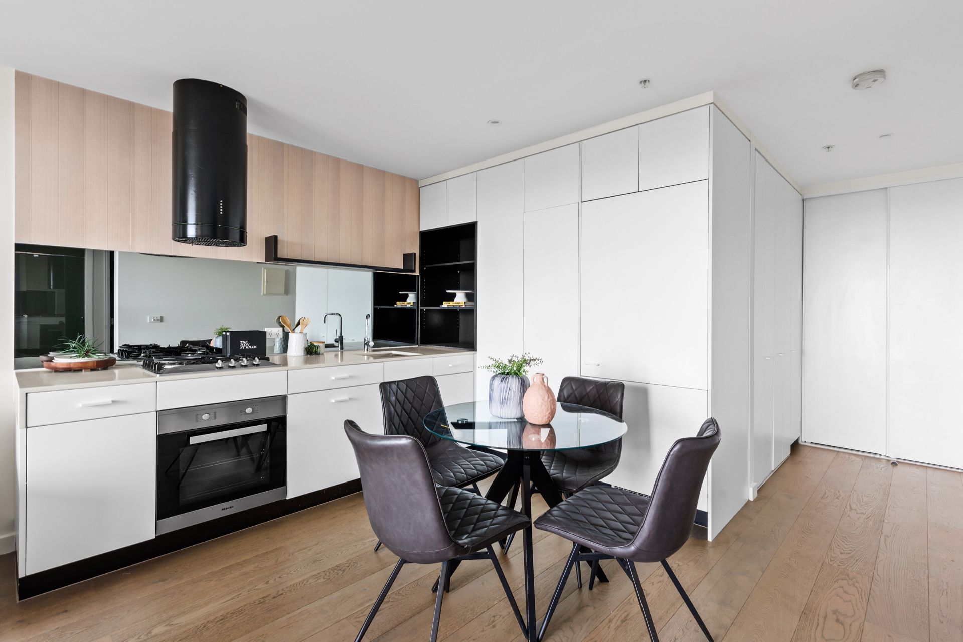 1206/6 St Kilda Road, St Kilda - Thumbnail 5